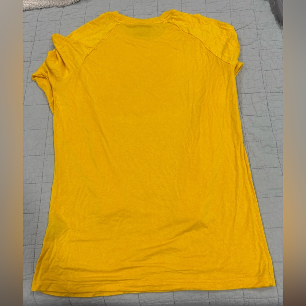 Alphalete Men’s Aspire Long Sleeve Top Yellow Size Medium Soft Stretch Wolf Logo - Picture 4 of 4